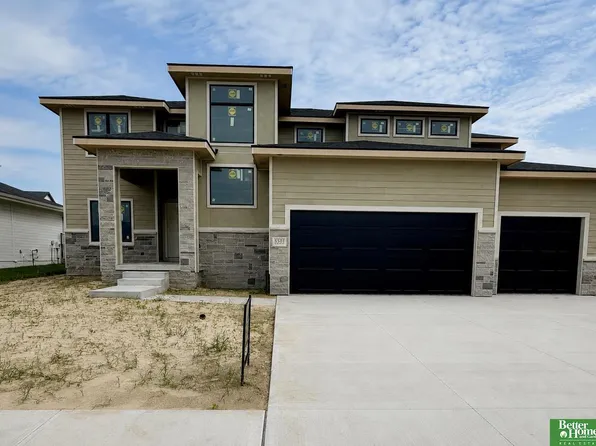 5501 N 213th St, Elkhorn, NE 68022