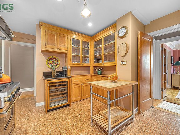 2nd image of 41 W 82nd St APT 7D