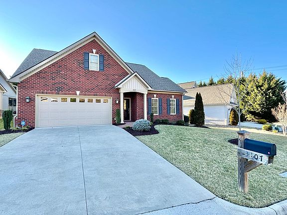 4th image of 3607 Colonial Court Dr