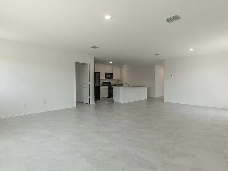 1516 Vattier St — Photo 10