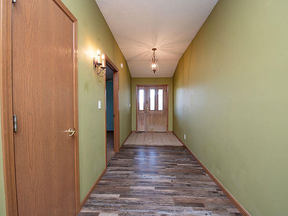 5th image of 1116 Hornbeam Cir W