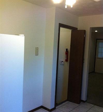 4th image of 2241 Burbank Ave