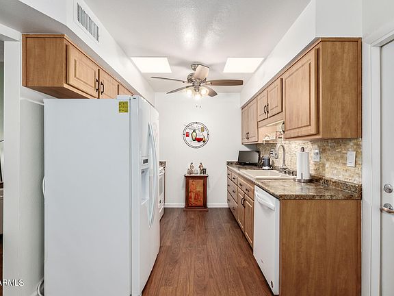3rd image of 13403 N EMBERWOOD Drive N