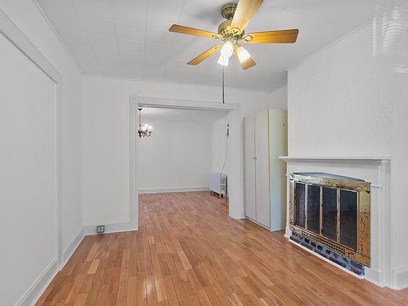 4th image of 637 36th St #1