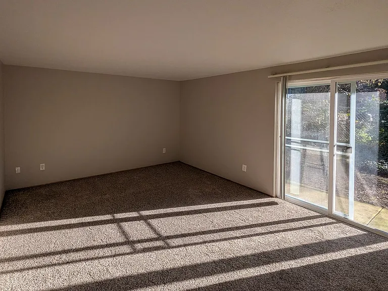 Silverwood Apartments — Photo 88