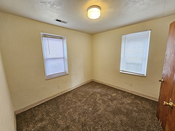 4th image of 1316 N Lincoln St