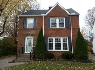 3545 Grosvenor Rd, Cleveland Heights, OH 44118
