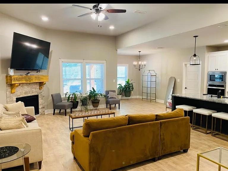 5104 Peace Ln — Photo 5