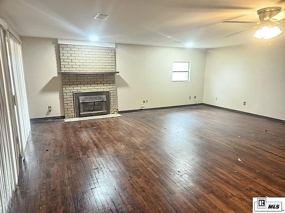 2nd image of 113 Green Bay Rd