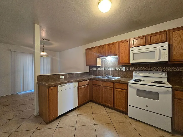 3407 Hereford Ln #A — Photo 7