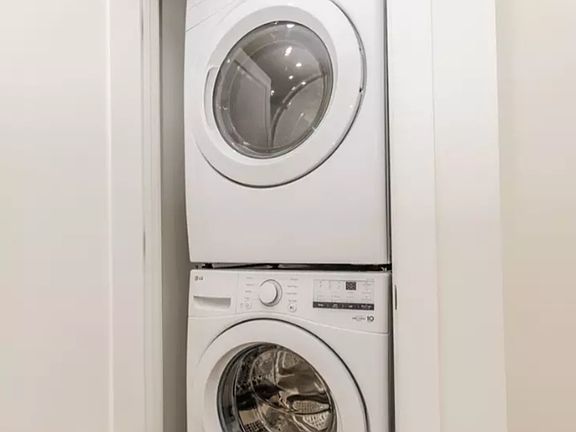 4th image of 1052 N Central Park Ave #G