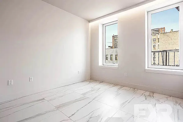 Rented by EXR | media 20