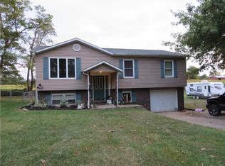 34067 Mustang Dr, Brighton, IL 62012