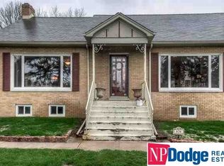 656 N 86th St, Omaha, NE 68114