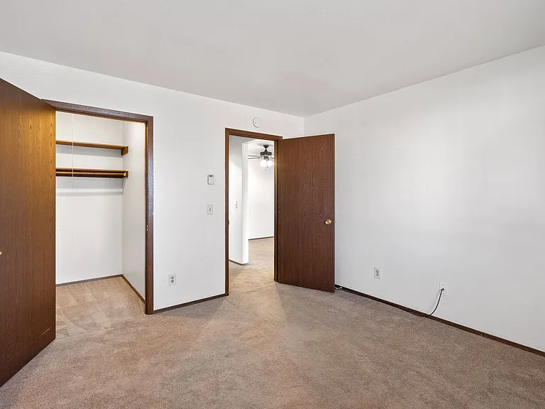 232 Walworth St — Photo 8