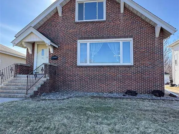 20 2nd Ave SW, Wells, MN 56097