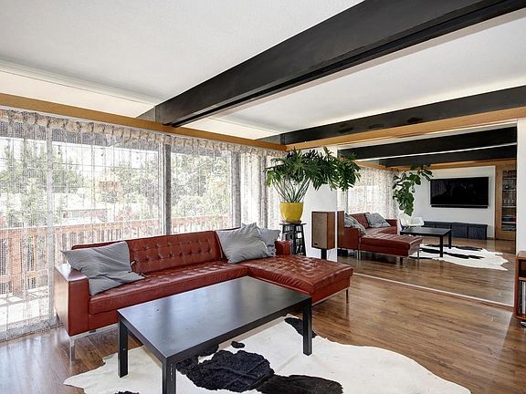 3rd image of 812 McClatchy Way