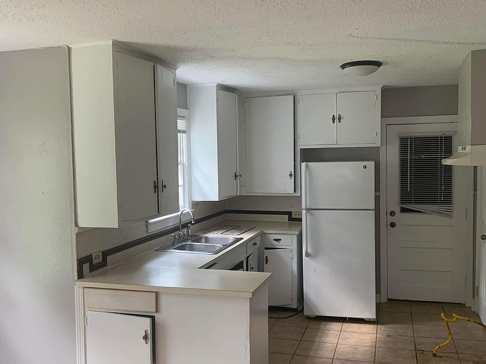 1st image of 1812 Filhiol Ave