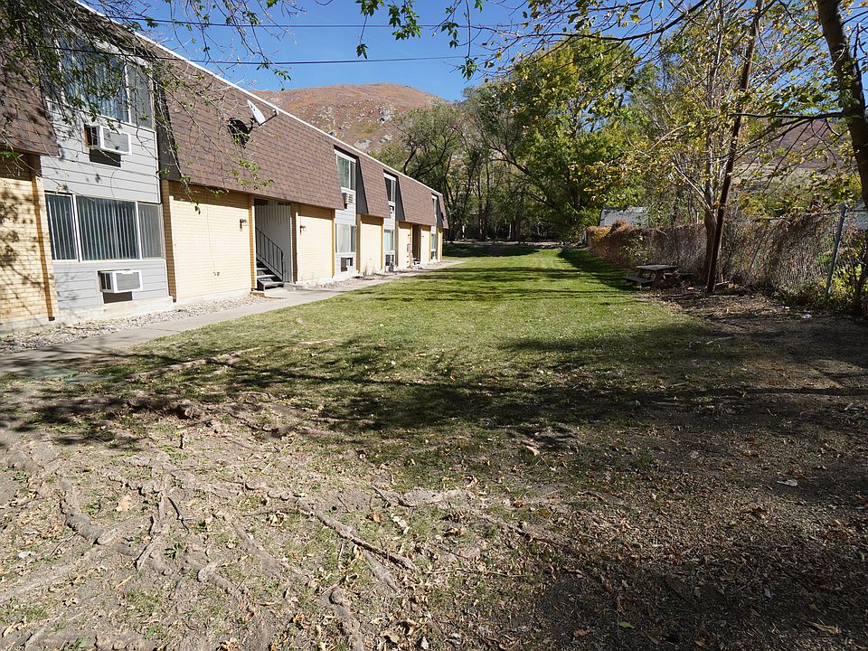 Open front yard_10302020