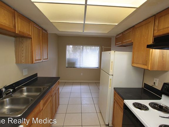 2nd image of 5203 Bonnie Brae Cir