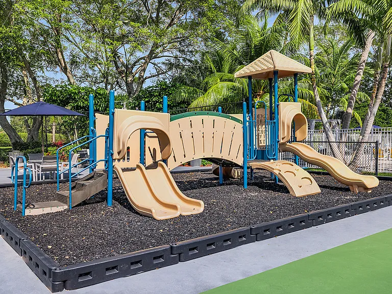 Boynton Place Apartments — Photo 25