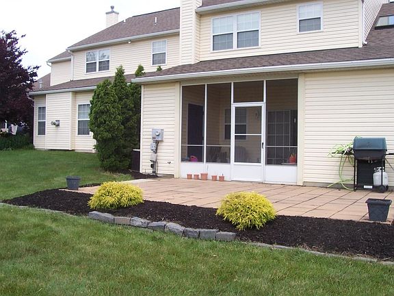Screened porch and Patio