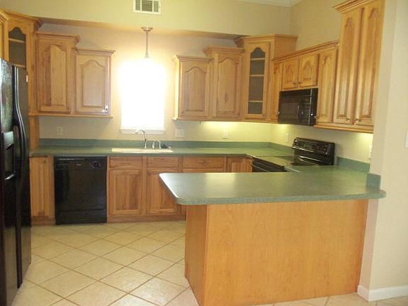 4th image of 4 Yacht Club Dr APT 212