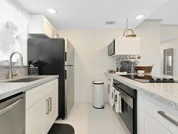 4th image of 311 E Ocean Ave APT 302