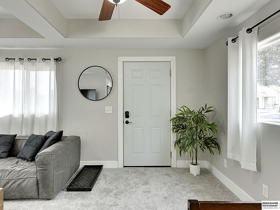4th image of 2766 Dupont St