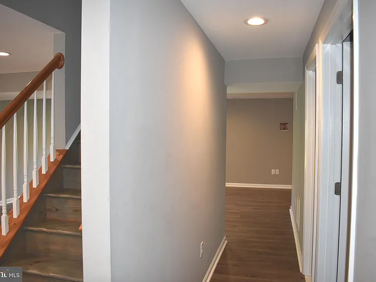 2174 E Greenleaf Dr — Photo 25