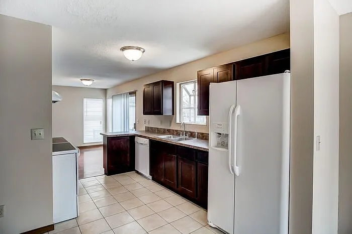 2941 Badger Dr — Photo 4