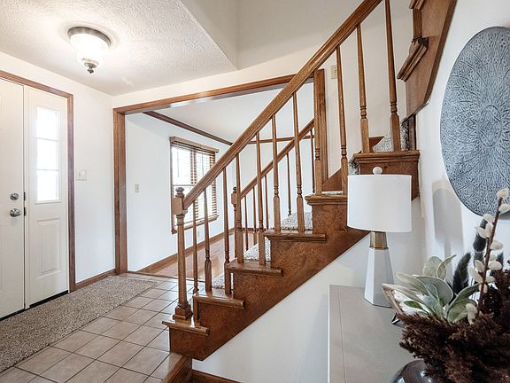 3rd image of 9931 Harbour Pines Ct