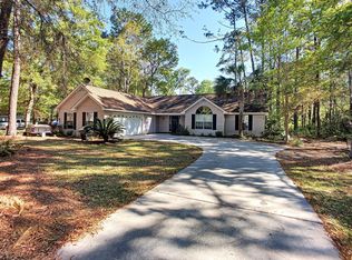 75 Marsh Dr, Beaufort, SC 29907