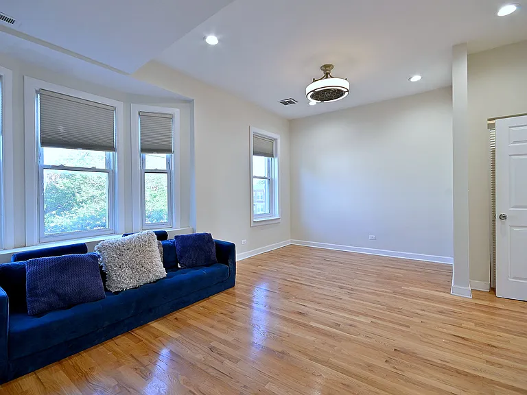 233 N Sacramento Blvd — Photo 35
