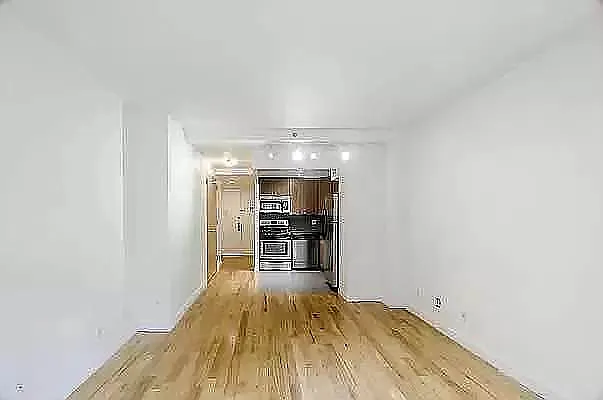 Rented by Metropolitan Property Group | media 29