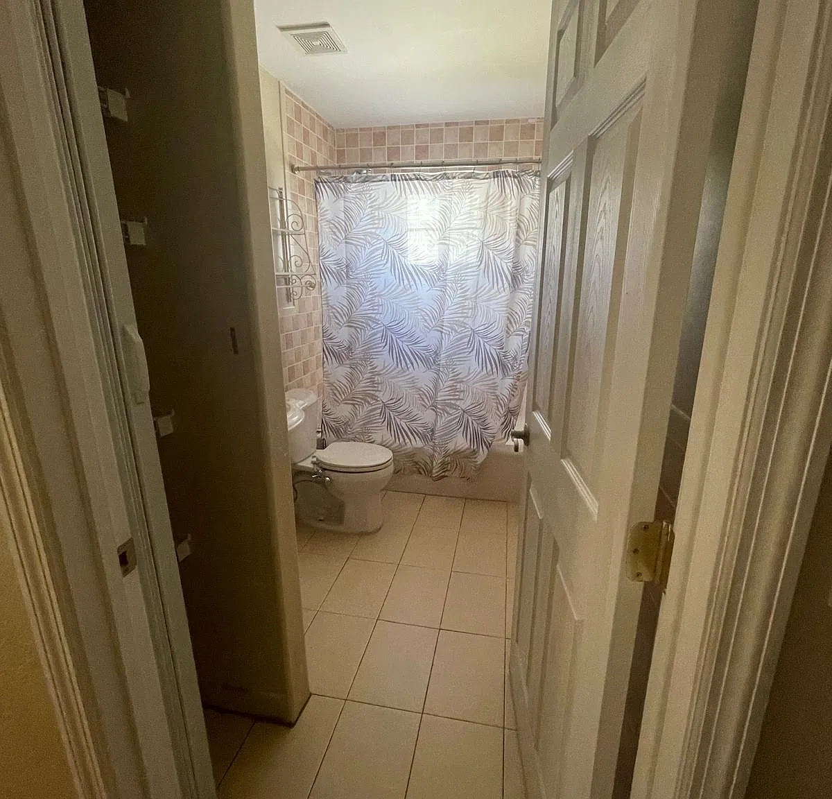 NW 168th Ter, Opa Locka — Photo 2