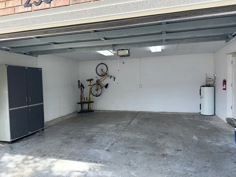 230 Hill Ct — Photo 13