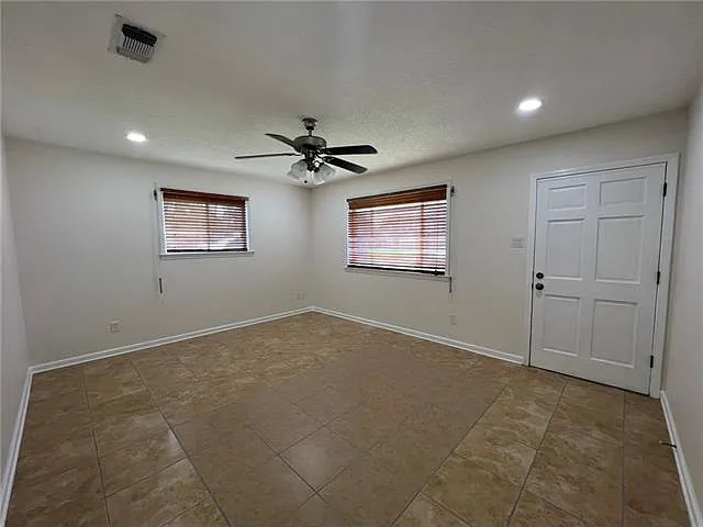 2745 Annette Dr — Photo 5