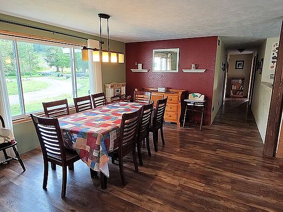 Dining room. Needs trim.