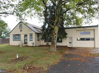 33 Straughns Mill Rd, Pedricktown, NJ 08067