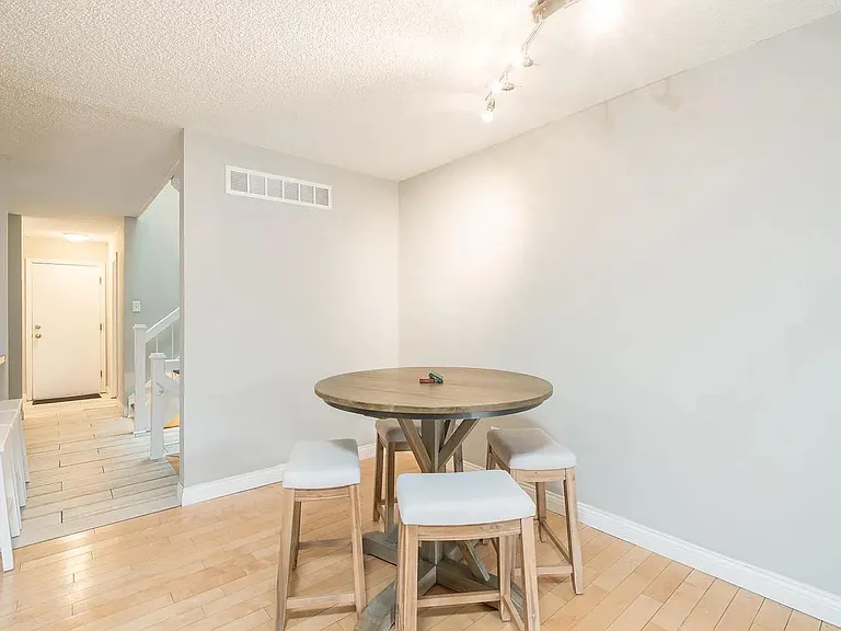 2028 Falling Brook Dr — Photo 11