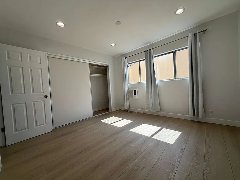7607 Norton Ave — Photo 14
