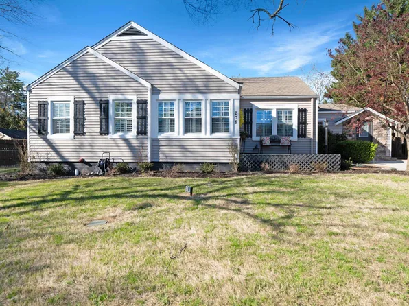 208 Surrey Rd SW, Huntsville, AL 35801