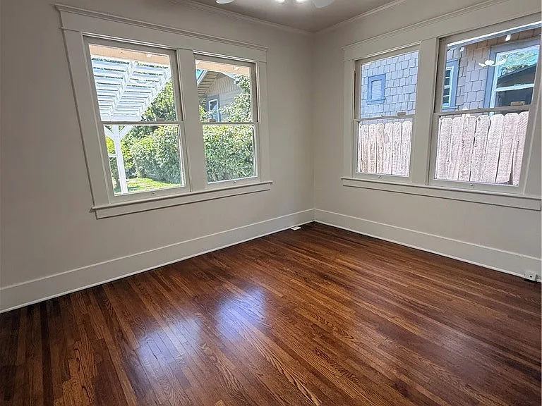 1631 Walworth Ave — Photo 8