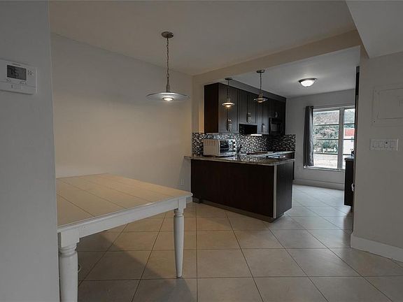 5th image of 4152 Inverrary Dr APT 202