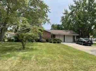 823 Poppy Dr, Wapakoneta, OH 45895