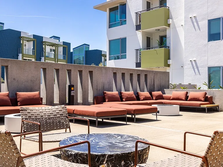 Rooftop Seating | Brio Apartments | Apartment in Glendale, CA