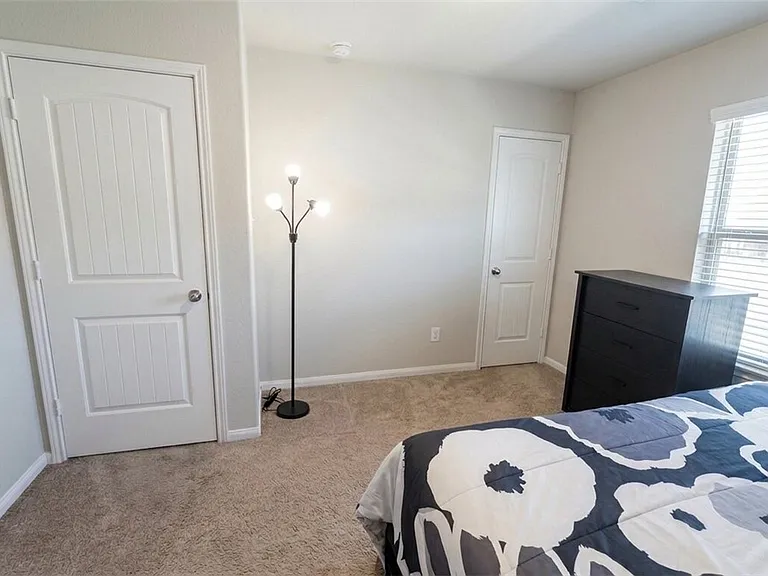 969 Crossing Dr — Photo 15