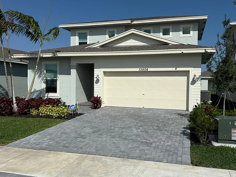 13404 Brotherhood Way — Photo 2