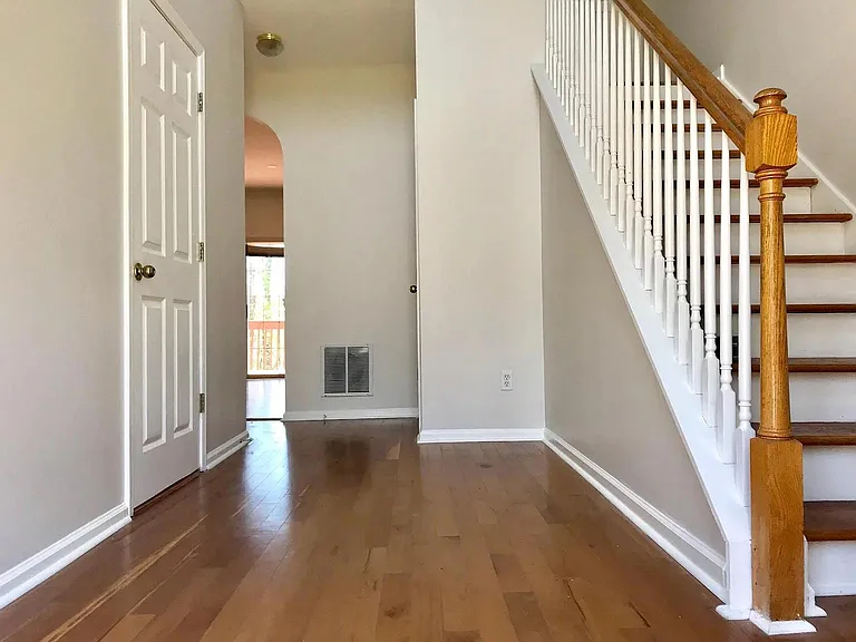 3911 McGuire Way NW — Photo 5